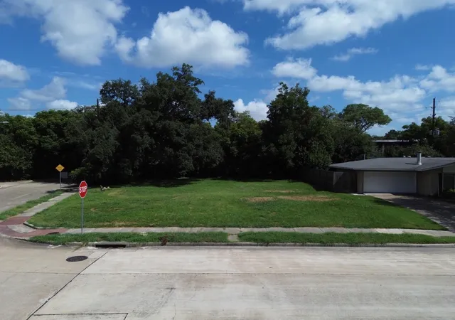 Photo 1 of Land for sale at 5346 Schumacher Ln, Houston, TX 77056 | MLS# 36329287 | Listing updated on 2026-08-26