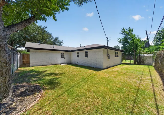 Photo 4 of Single family home for sale at 7338 Conley St, Houston, TX 77021 | MLS# 40141883 | Listing updated on 2026-09-17