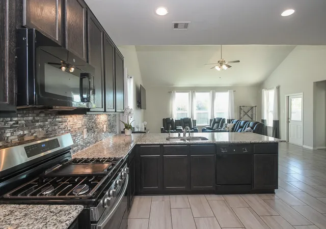 Photo 4 of Single family home for sale at 6410 Cypresswood Summit Dr, Humble, TX 77338 | MLS# 53907527 | Listing updated on 2026-07-31