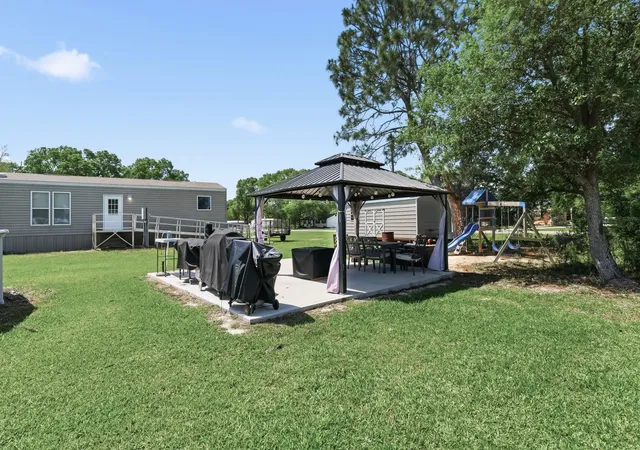 Homes for sale in Winnie, TX | 428 W Pine, Winnie, TX 77665 | MLS# 52271434
