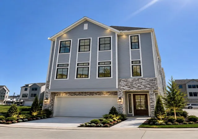 Photo 1 of Sale Pending at 8713 Assisi Ln, Houston, TX 77055 | MLS# 38121047 | Listing updated on 2026-08-31
