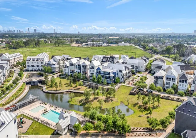 2nd image of 2739 Lake Kolbe Ln, Houston, TX 77080 | MLS# 68558747