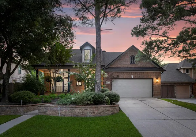 Homes for sale in The Woodlands, TX | 168 Bristol Bend Cir, The Woodlands, TX 77382 | MLS# 40427870