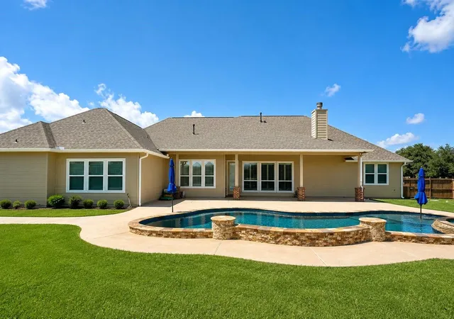 Photo 3 of Single family home for sale at 5118 Landon Ln, Baytown, TX 77523 | MLS# 53011868 | Listing updated on 2026-07-31