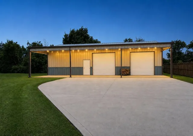 Photo 3 of Sale Pending at 5118 Landon Ln, Baytown, TX 77523 | MLS# 53011868 | Listing updated on 2026-10-04