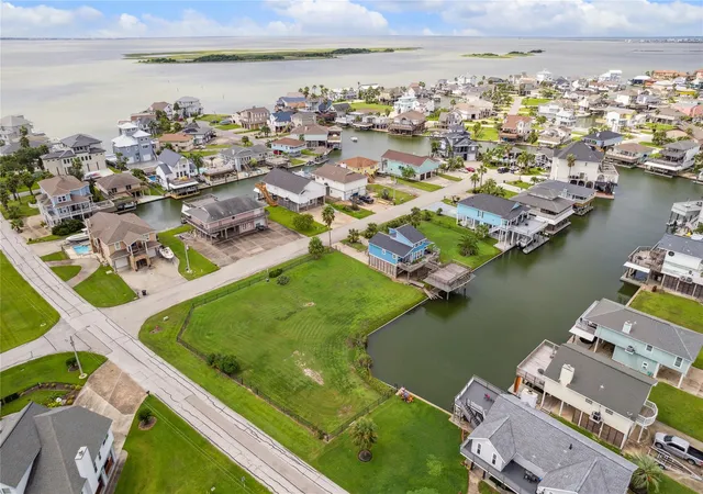 Photo 1 of Land for sale at 1302 & 1306 Maui Dr, Galveston, TX 77554 | MLS# 35560814 | Listing updated on 2026-09-15