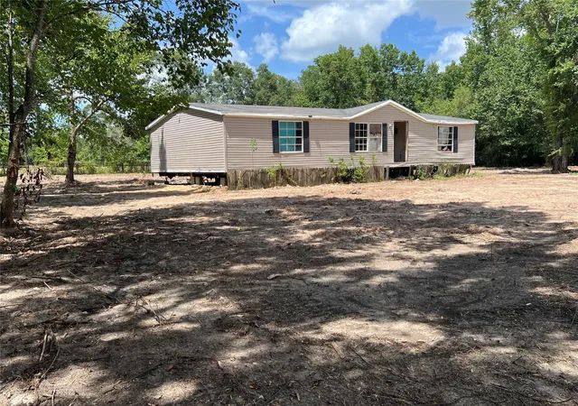 Photo 4 of Sale Pending at 825 N Martin Luther King Dr, Liberty, TX 77575 | MLS# 93282267 | Listing updated on 2026-09-15