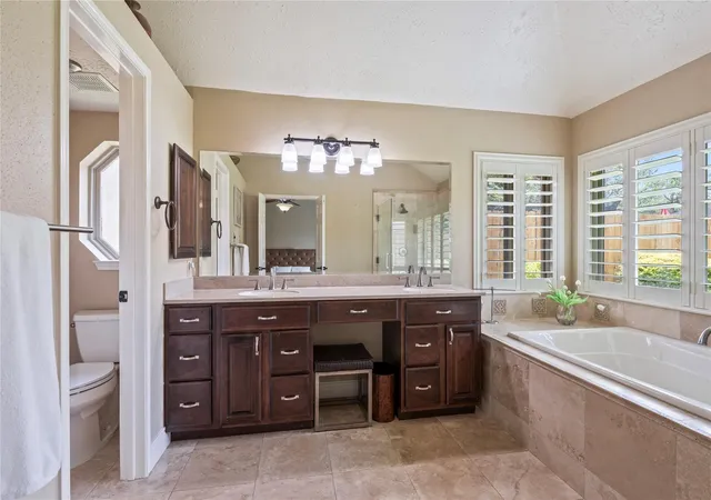 27th image of 814 Maplewood Falls Ct, Houston, TX 77062 | MLS# 42653130