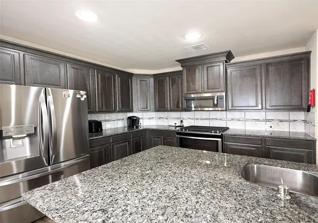 38th image of 141 Majestic Oak Cir, Lake Jackson, TX 77566 | MLS# 30301710