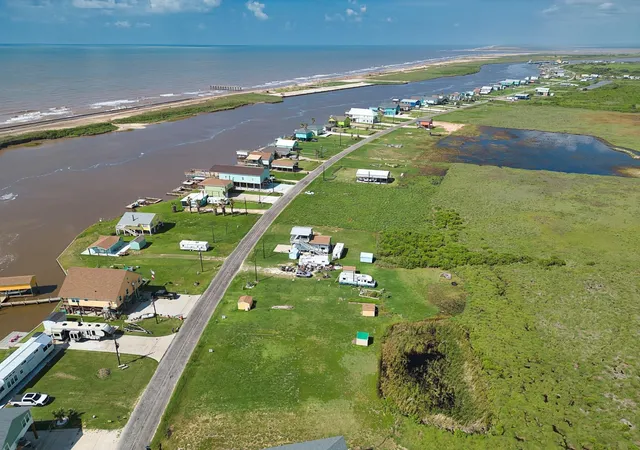 3rd image of 542 Private Road 675, Bay City, TX 77414 | MLS# 27218647