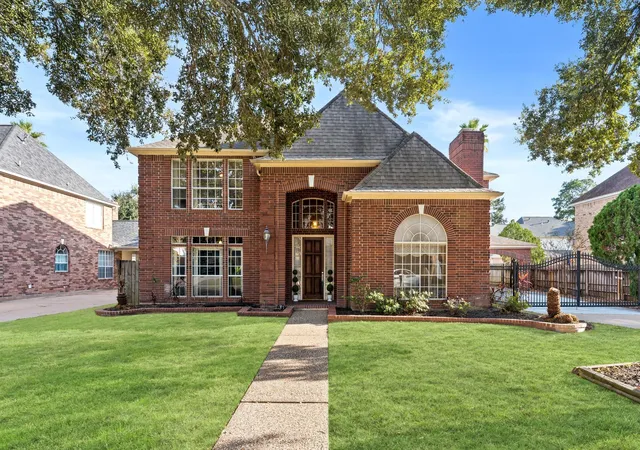 Photo 2 of Single family home for sale at 3303 Amber Forest Dr, Houston, TX 77068 | MLS# 74251867 | Listing updated on 2026-08-26