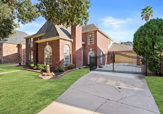 Photo 3 of Single family home for sale at 3303 Amber Forest Dr, Houston, TX 77068 | MLS# 74251867 | Listing updated on 2026-08-26