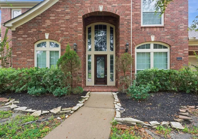 Photo 2 of Single family home for sale at 2210 Dali Ln, Missouri City, TX 77459 | MLS# 15908531 | Listing updated on 2026-10-05
