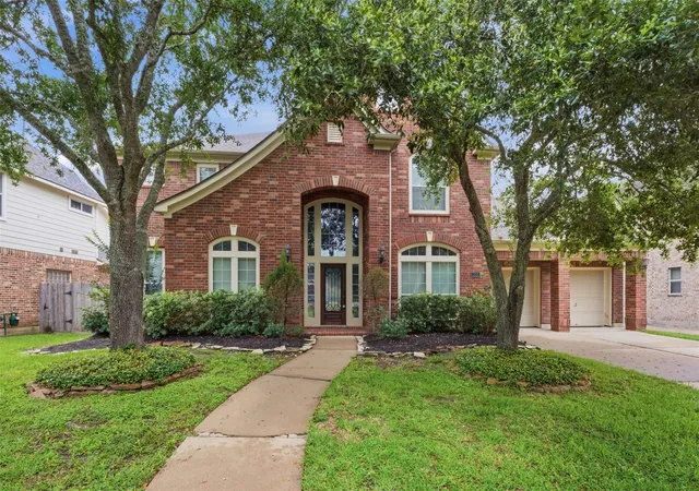 Photo 3 of Single family home for sale at 2210 Dali Ln, Missouri City, TX 77459 | MLS# 15908531 | Listing updated on 2026-10-05