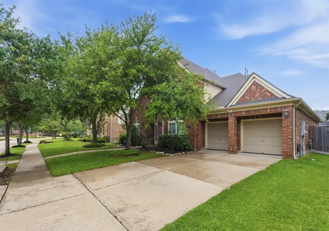 Photo 4 of Single family home for sale at 2210 Dali Ln, Missouri City, TX 77459 | MLS# 15908531 | Listing updated on 2026-10-05