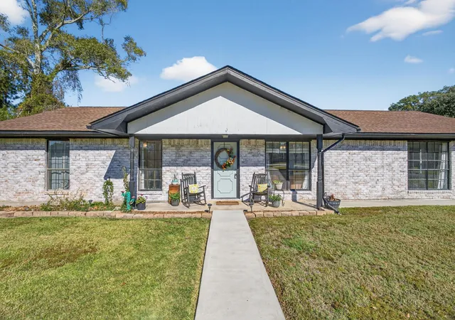 Homes for sale in Buna, TX | 355 County Road 761, Buna, TX 77612 | MLS# 42173323
