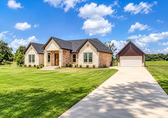 Photo 2 of Single family home for sale at 1720 Flintlock Ct, Angleton, TX 77515 | MLS# 25412200 | Listing updated on 2026-08-18