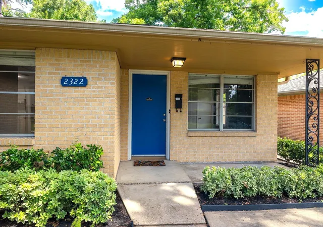 Photo 3 of Single family home for sale at 2322 Poinciana Dr, Houston, TX 77018 | MLS# 30934557 | Listing updated on 2026-08-05