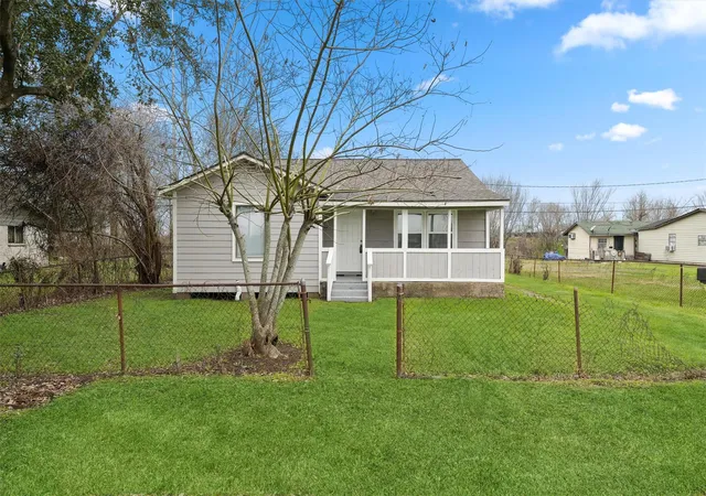 Photo 2 of Single family home for sale at 1107 Defender St, Houston, TX 77029 | MLS# 73185121 | Listing updated on 2026-09-15