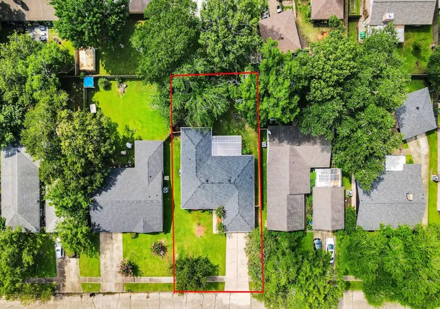 Photo 2 of Single family home for sale at 5322 Bulen Ave, Friendswood, TX 77546 | MLS# 29860943 | Listing updated on 2026-07-29