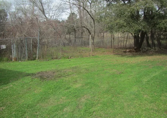 9th image of 11 Harmon Creek Dr, Huntsville, TX 77320 | MLS# 13575330