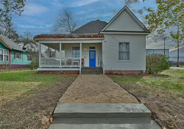 Homes for sale in Brenham, TX | 511 Peabody St, Brenham, TX 77833 | MLS# 63617252