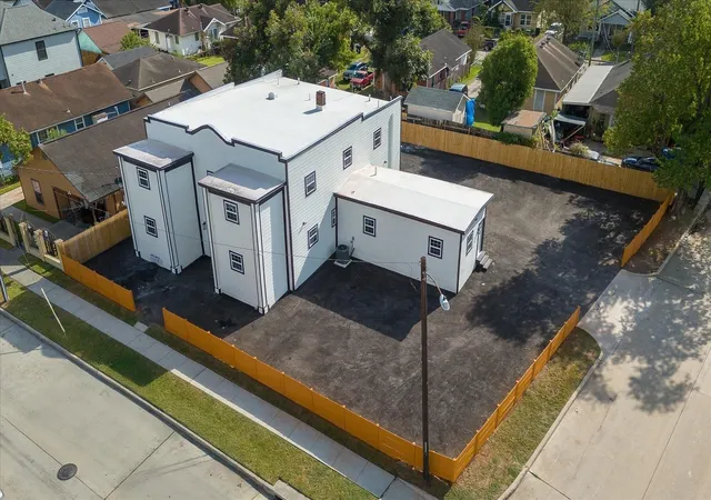 2nd image of 6608 Avenue O, Houston, TX 77011 | MLS# 66221922