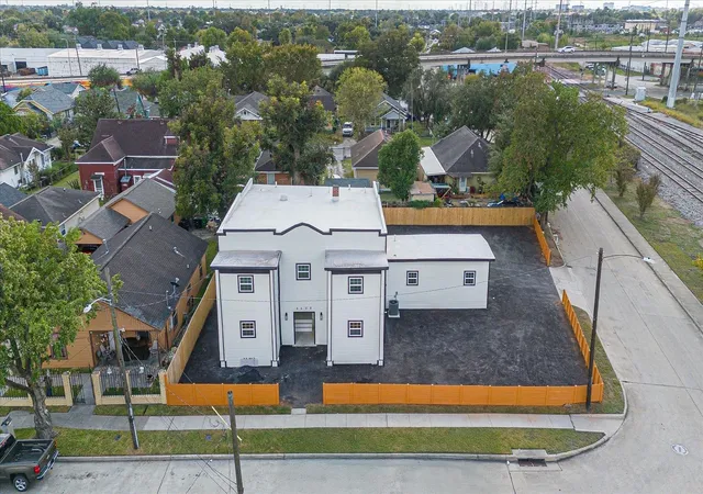 3rd image of 6608 Avenue O, Houston, TX 77011 | MLS# 66221922
