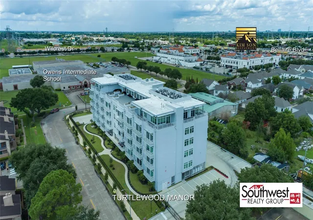 2nd image of 6955 Turtlewood Dr, Houston, TX 77072