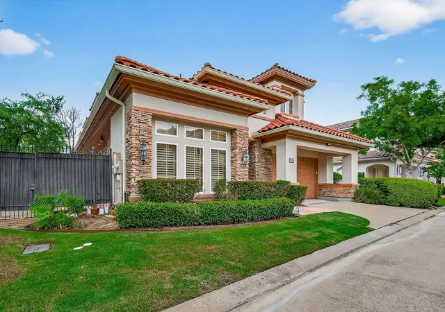 2nd image of 11938 Rosebrier Park Ln, Houston, TX 77082 | MLS# 53512203