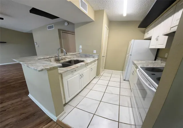 Photo 4 of Condo for sale at 17331 Red Oak Dr #26, Houston, TX 77090 | MLS# 31799920 | Listing updated on 2026-08-24
