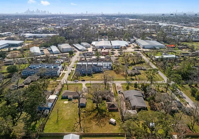 Photo 2 of Land for sale at 406 Del Norte St, Houston, TX 77018 | MLS# 75254139 | Listing updated on 2026-02-26