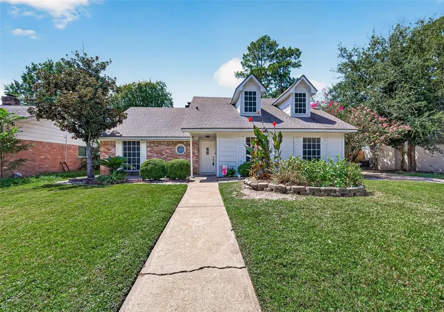 Photo 1 of Single family home for sale at 8215 Schaffer Ln, Houston, TX 77070 | MLS# 15549094 | Listing updated on 2026-09-12