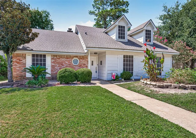 Photo 3 of Single family home for sale at 8215 Schaffer Ln, Houston, TX 77070 | MLS# 15549094 | Listing updated on 2026-09-12