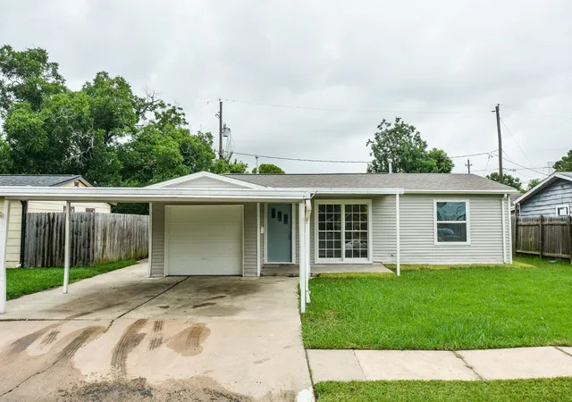 1st image of 1302 Lamesa Ave, Pasadena, TX 77506 | MLS# 30589037