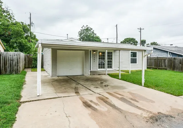 3rd image of 1302 Lamesa Ave, Pasadena, TX 77506 | MLS# 30589037
