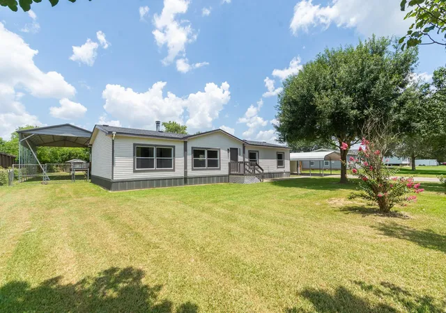 Photo 3 of Single family home for sale at 10023 S Country Dr, Alvin, TX 77511 | MLS# 72333455 | Listing updated on 2026-09-12
