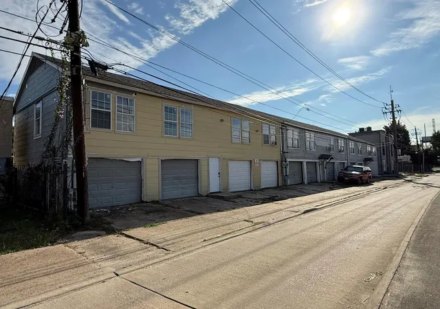 Photo 4 of Multi family home for sale at 4831, 4835 & 4839 Gulf Fwy #12, Houston, TX 77023 | MLS# 32204080 | Listing updated on 2026-06-19