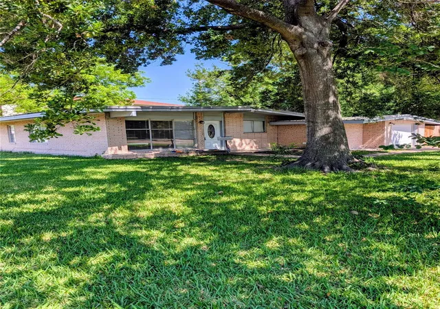 1st image of 146 W Brenda St, Houston, TX 77076 | MLS# 35877237