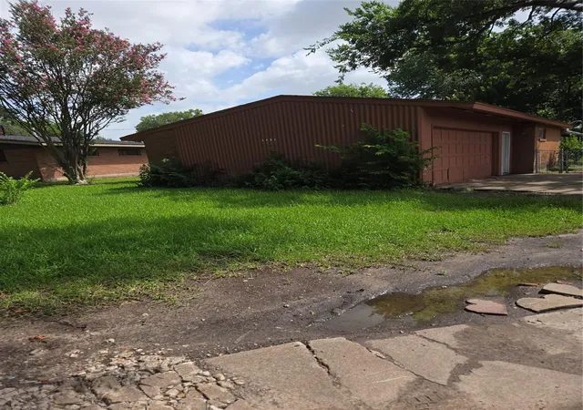 Photo 1 of Single family home for sale at 5759 Winding Crk Way, Houston, TX 77017 | MLS# 46895451 | Listing updated on 2026-10-02