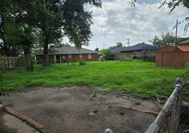 Photo 3 of Single family home for sale at 5759 Winding Crk Way, Houston, TX 77017 | MLS# 46895451 | Listing updated on 2026-10-02