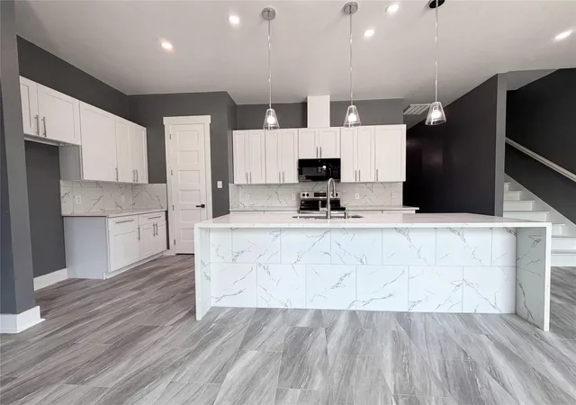 2nd image of 4704 Ward St, Houston, TX 77021 | MLS# 65039440