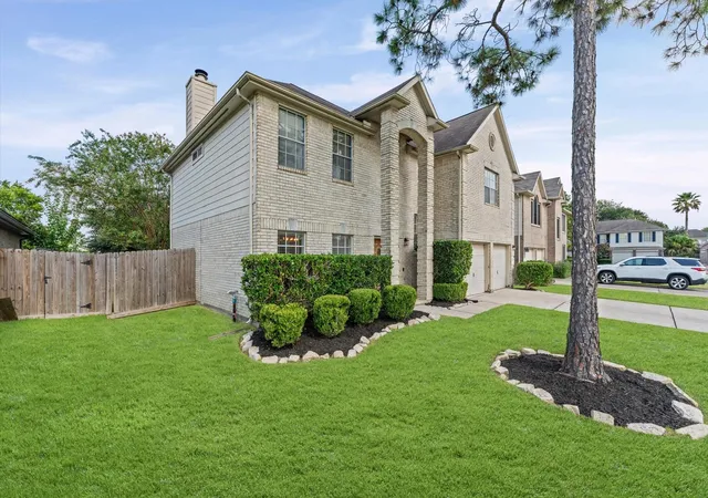 2nd image of 3014 Glenwood Dr, Pearland, TX 77584 | MLS# 80640608