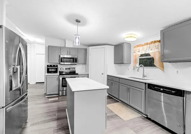 Photo 2 of Single family home for sale at 24795 Shady Oaks Blvd, Montgomery, TX 77316 | MLS# 39173607 | Listing updated on 2026-08-31