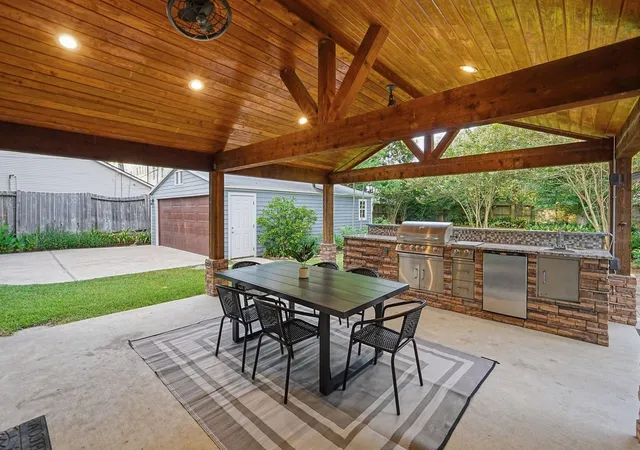 Photo 4 of Single family home for sale at 1320 Woodvine Dr, Houston, TX 77055 | MLS# 25764167 | Listing updated on 2026-08-30