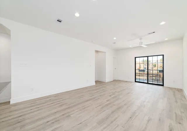 5th image of 11942 S Hoa Sen Cir, Houston, TX 77072 | MLS# 2753228