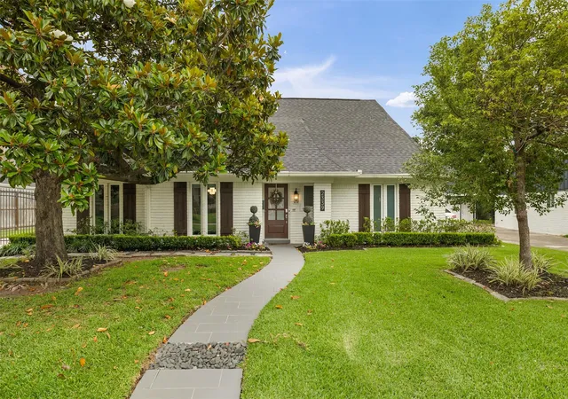 Photo 1 of Single family home for sale at 2339 Brookmere Dr, Houston, TX 77008 | MLS# 36222668 | Listing updated on 2026-09-19