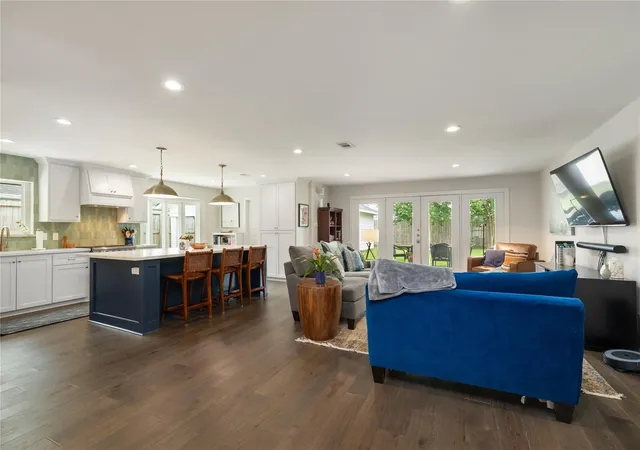 Photo 3 of Single family home for sale at 2339 Brookmere Dr, Houston, TX 77008 | MLS# 36222668 | Listing updated on 2026-09-19