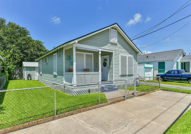 Photo 1 of Single family home for sale at 2115 Jack Johnson Blvd, Galveston, TX 77550 | MLS# 71806814 | Listing updated on 2026-09-14