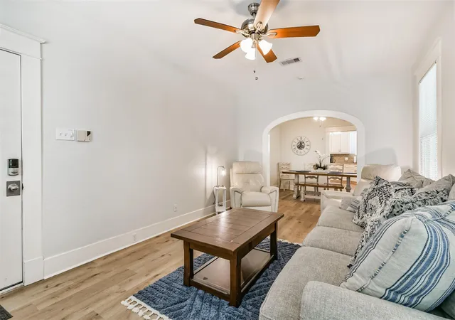 Photo 4 of Single family home for sale at 2115 Jack Johnson Blvd, Galveston, TX 77550 | MLS# 71806814 | Listing updated on 2026-09-14